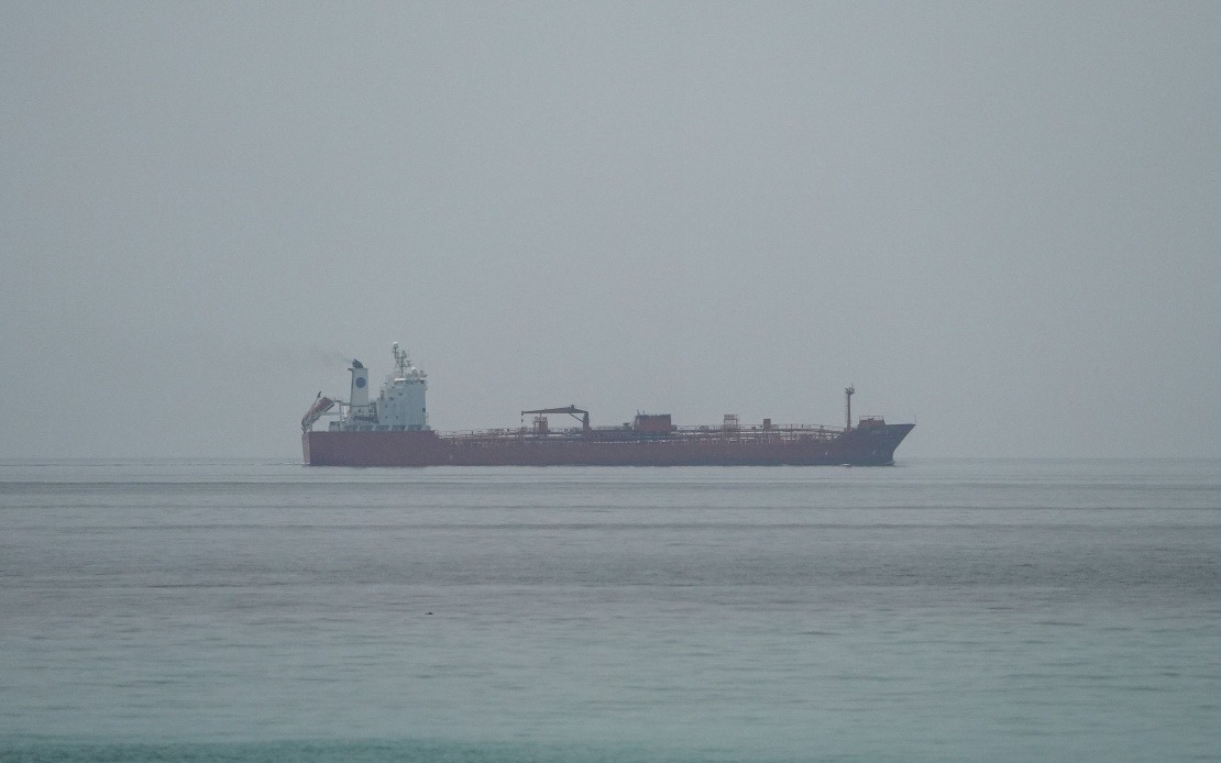 Oman Pledges Free Transit Through Strait of Hormuz as Iran-US Deal Gains Regional Backing