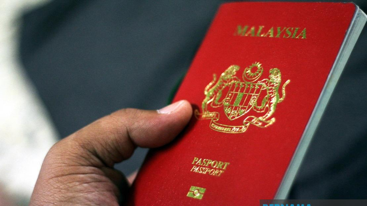 Malaysia Unveils High-Security Passport With 94 Anti-Forgery Features