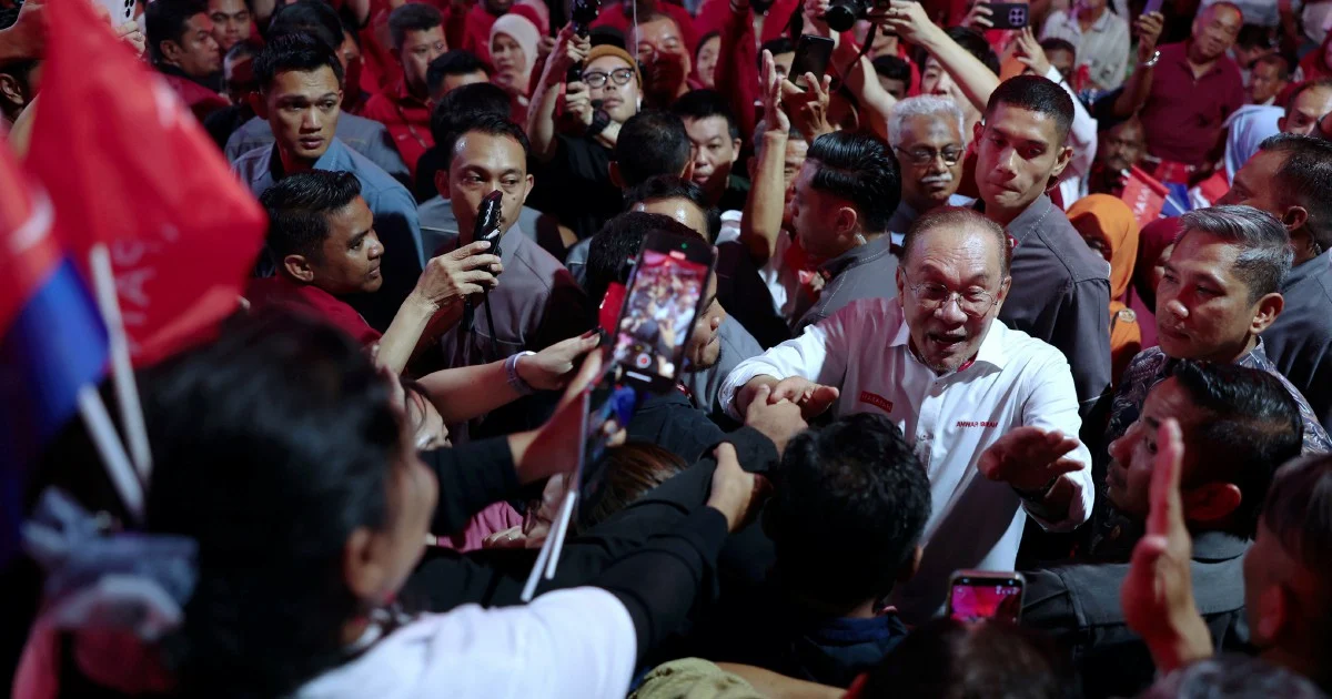 Anwar Leads Pakatan Harapan's Push into Johor with Full 56-Candidate Slate