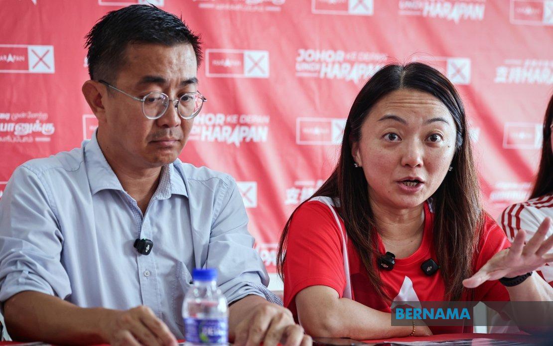 Hannah Yeoh Urges Pekan Nanas Voters to Back Pakatan Harapan in State Election