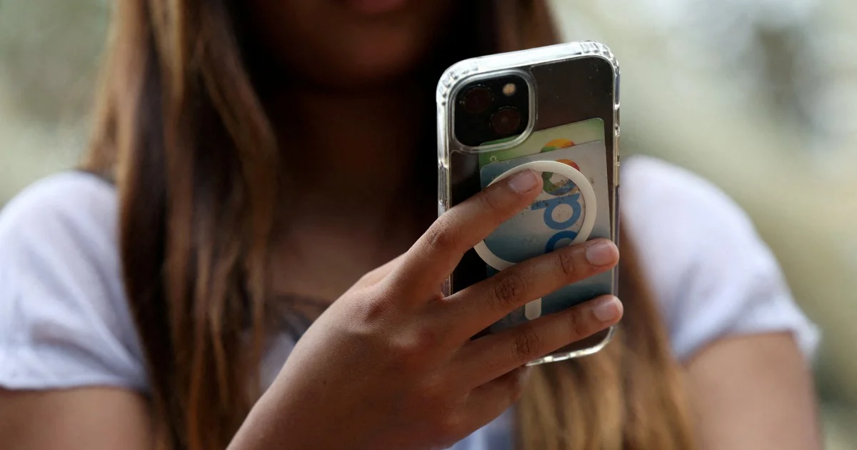 Australia Moves to Tighten Social Media Age Ban With Expanded Regulator Powers