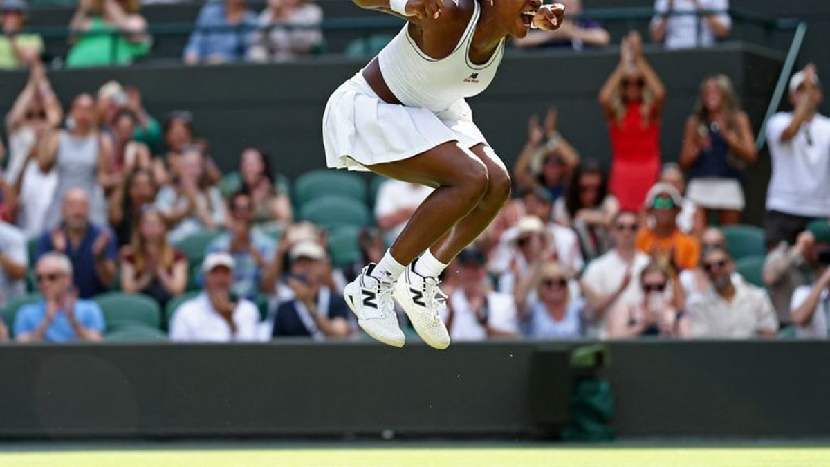 Gauff battles past Sierra in tiebreak thriller to advance at Wimbledon