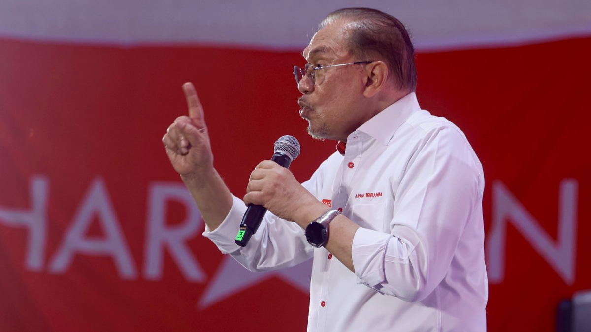 Government Spending Nearly RM1 Billion Yearly to Cover Felda's Legacy Losses, Anwar Reveals