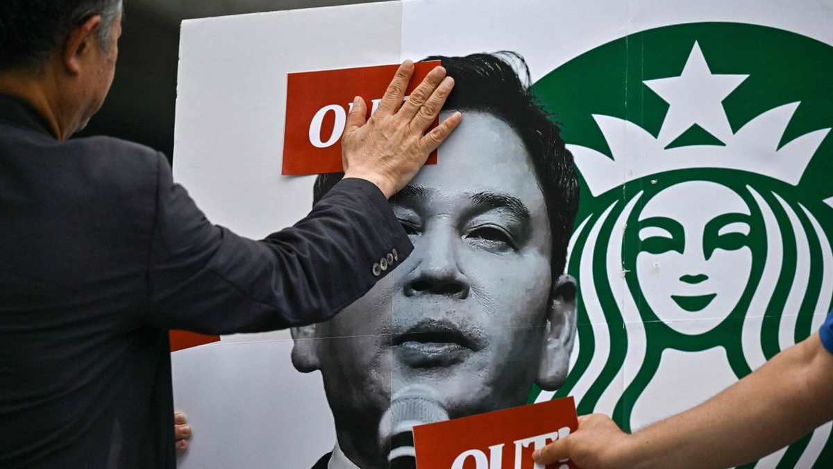 South Korean Police Question Starbucks Operator Executive Over Controversial 'Tank Day' Promotion