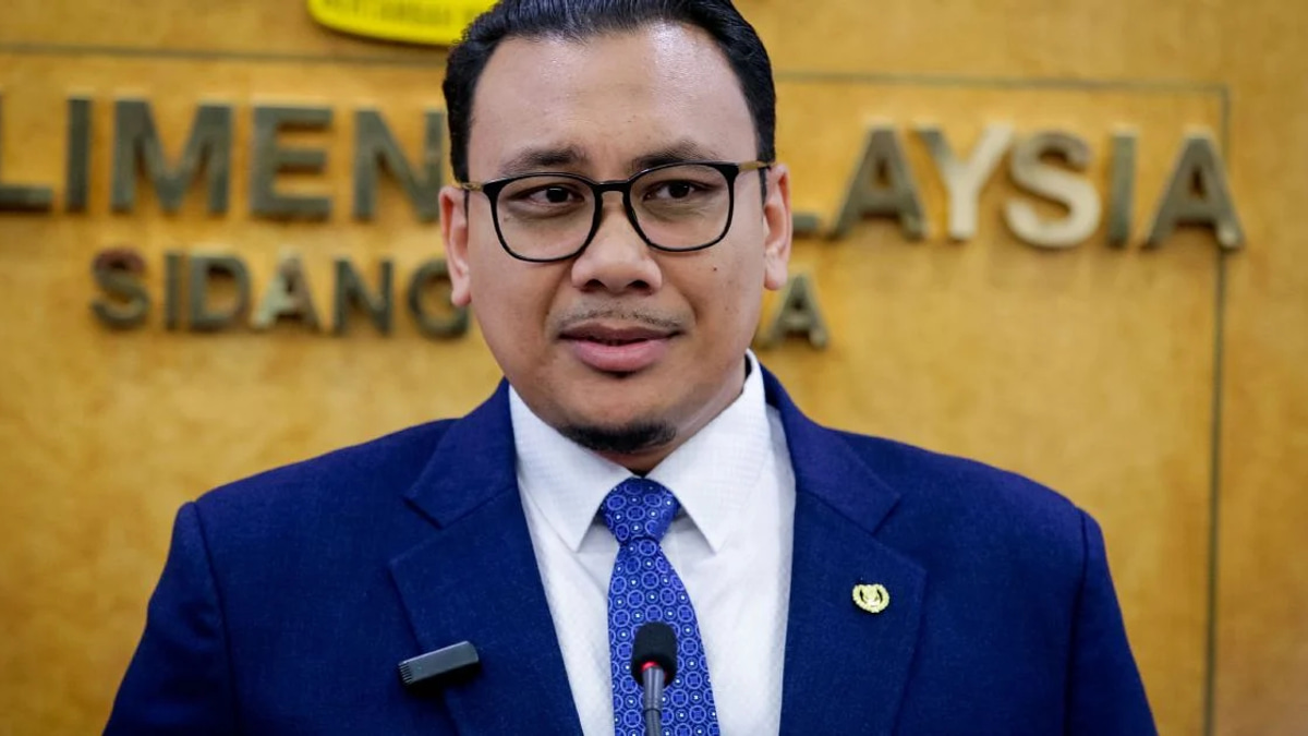 PAS Youth Leader Pursues Legal Action Over Alleged Facebook Insult to Father