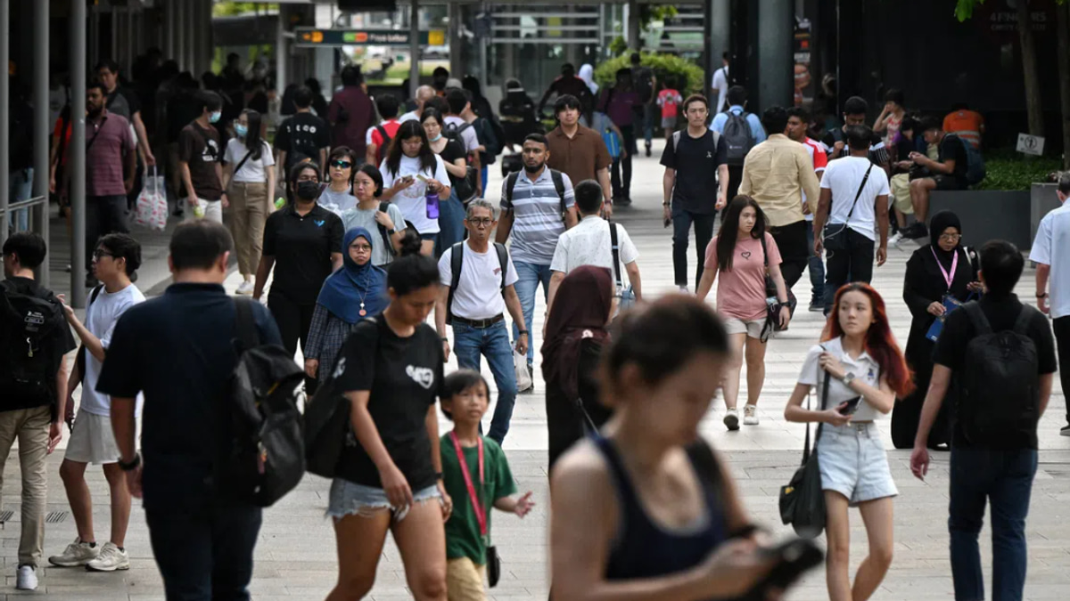 Singapore to distribute S$400–S$600 cash payments to 2.4 million citizens from September