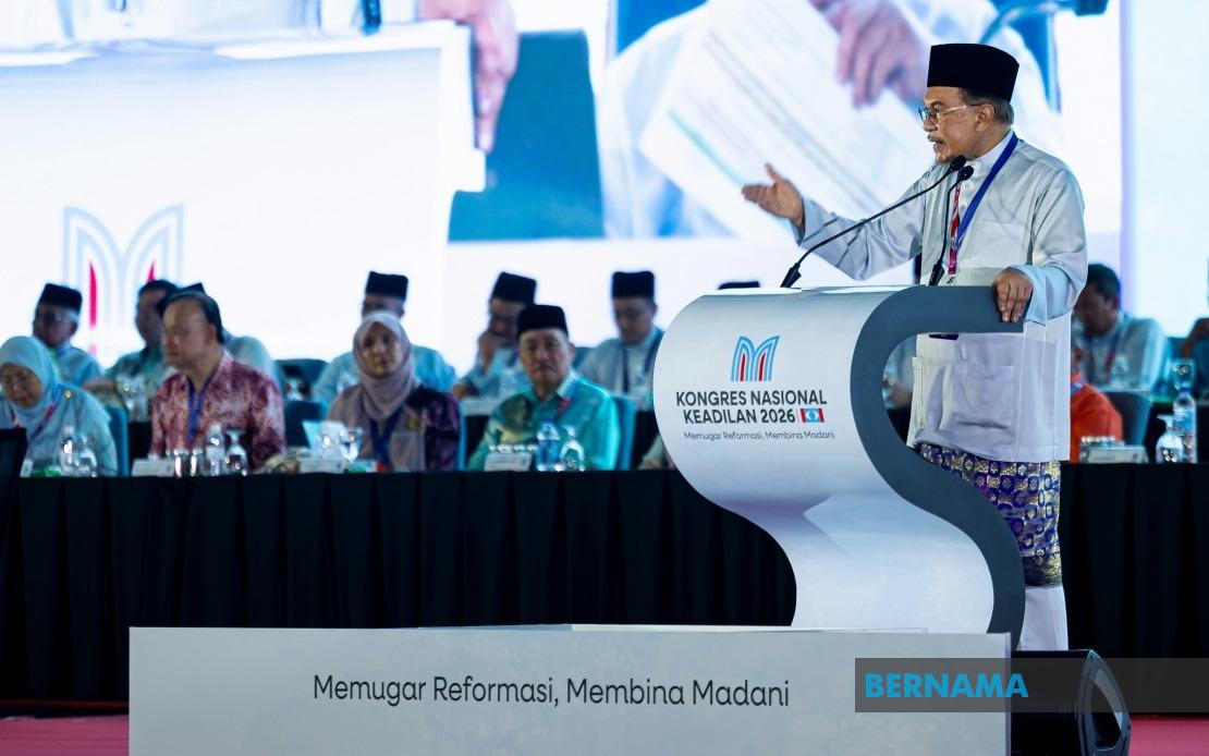 Anwar Rejects Khairy's Claims Of Fractured Relations With Ahmad Zahid