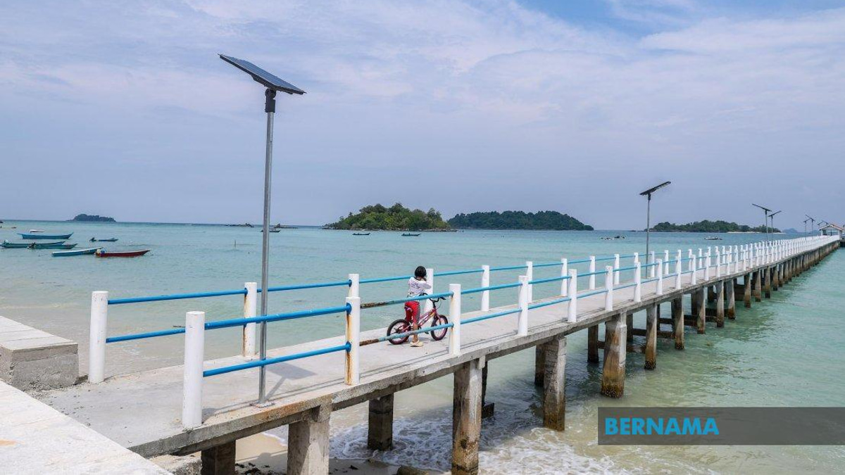 Pulau Tinggi Residents Push for Jetty and Housing Help Ahead of Johor Election