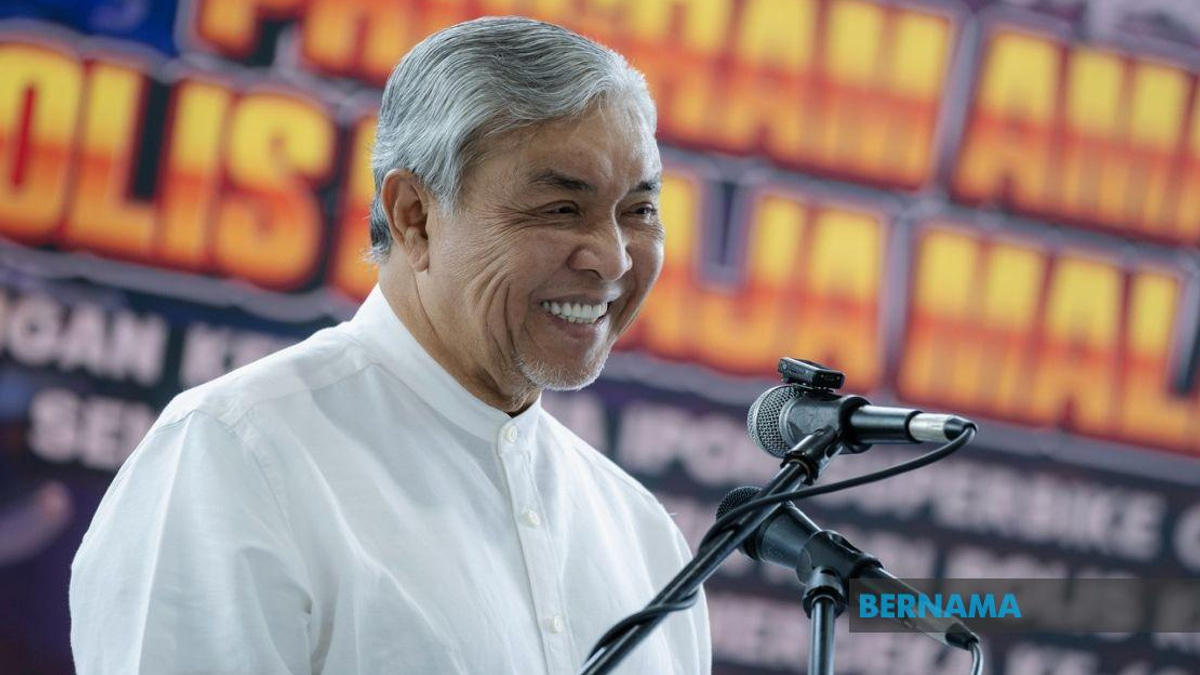 Ahmad Zahid Urges Malaysian Motorcyclists to Respect Foreign Traffic Laws