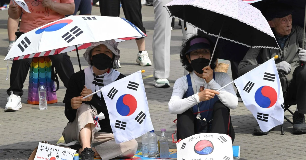 South Korea's Parliament Opens Inquiry Into June Local Election Ballot Failures