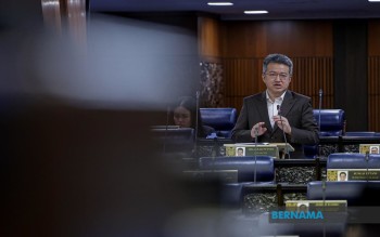 Malaysia's Fiscal Deficit Shrinks for Fifth Straight Year, Debt Growth Slows