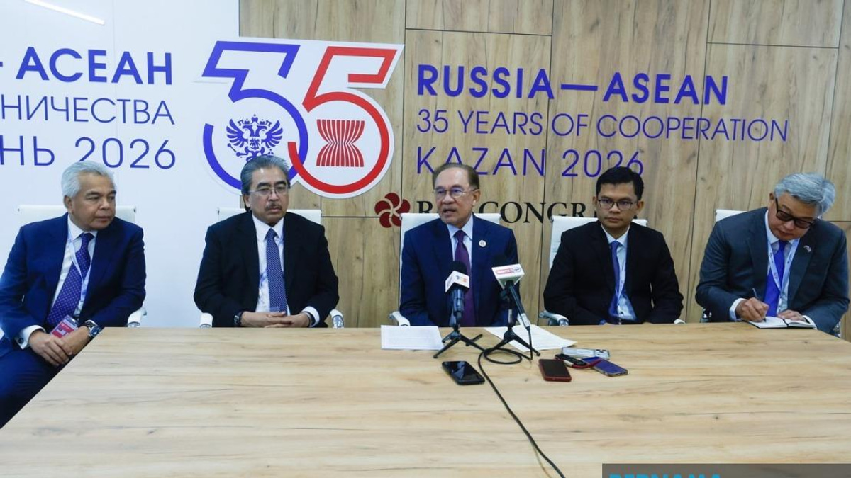 Malaysia Must Fast-track Visa-free Access and Russian Routes, Anwar Insists