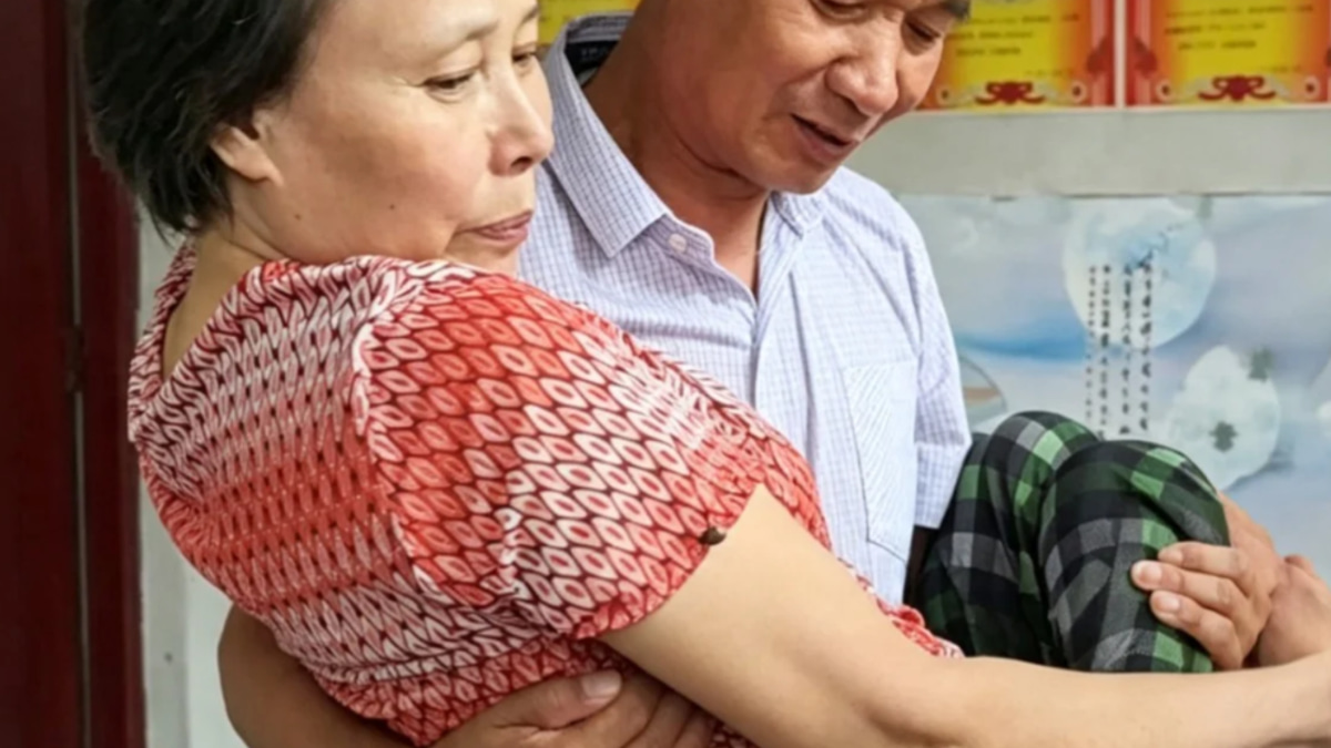 A quarter-century of devotion: The remarkable love story of a Chinese caregiver and his paraplegic wife