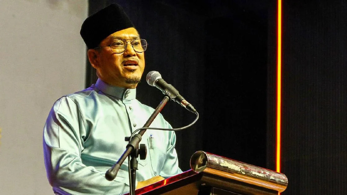 Bersatu's Ahmad Faizal Criticises Coalition Partner Over Defection While Seeking PN Membership