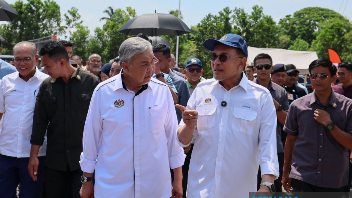 Ahmad Zahid Pushes Land Return Plan to Revive FELDA's Finances
