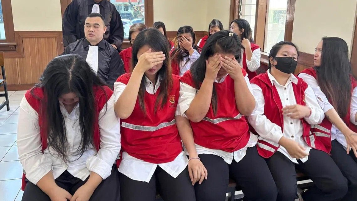 Indonesian court sentences all 19 members of baby-smuggling ring to prison for trafficking infants to Singapore