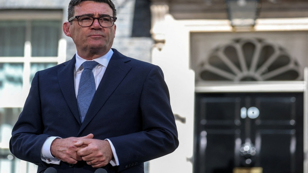 UK PM Burnham Cuts Business Rates for Pubs and Venues
