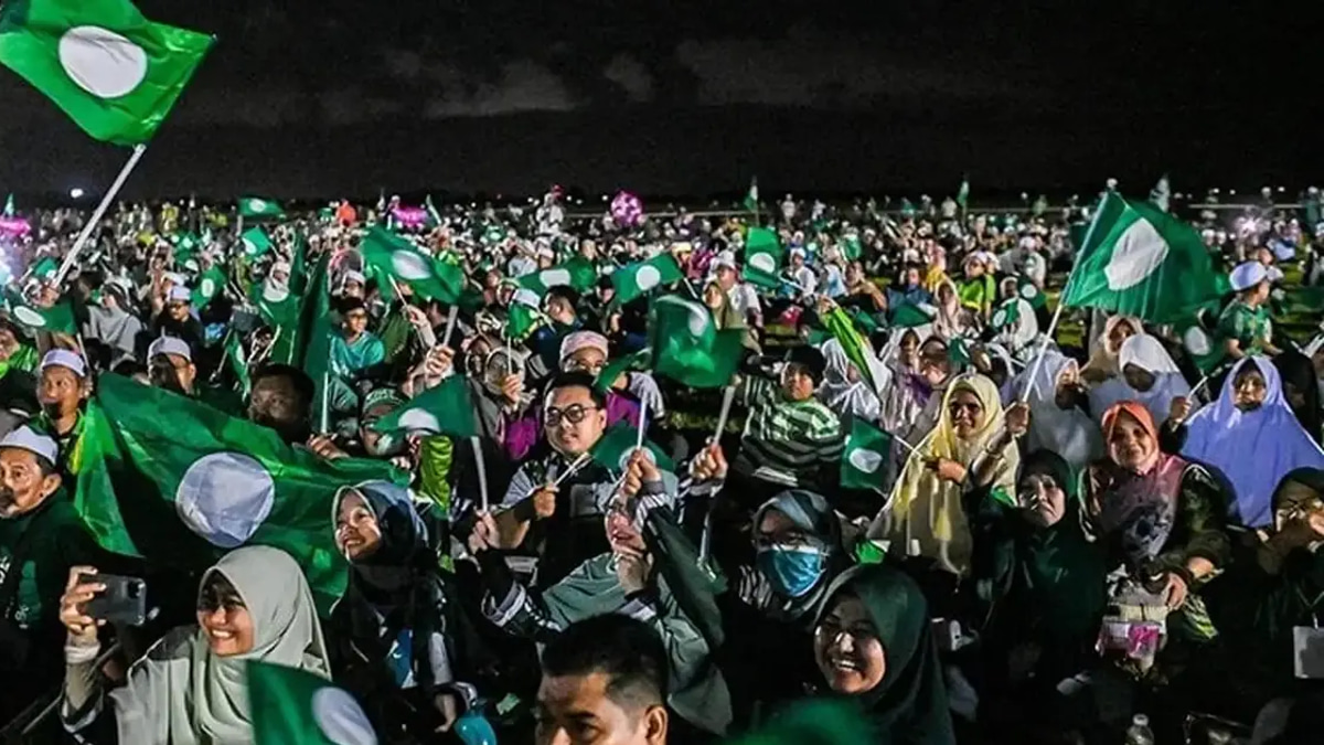 PAS Chief Hadi Accuses Opposition of Using Islamophobia as Political Tactic