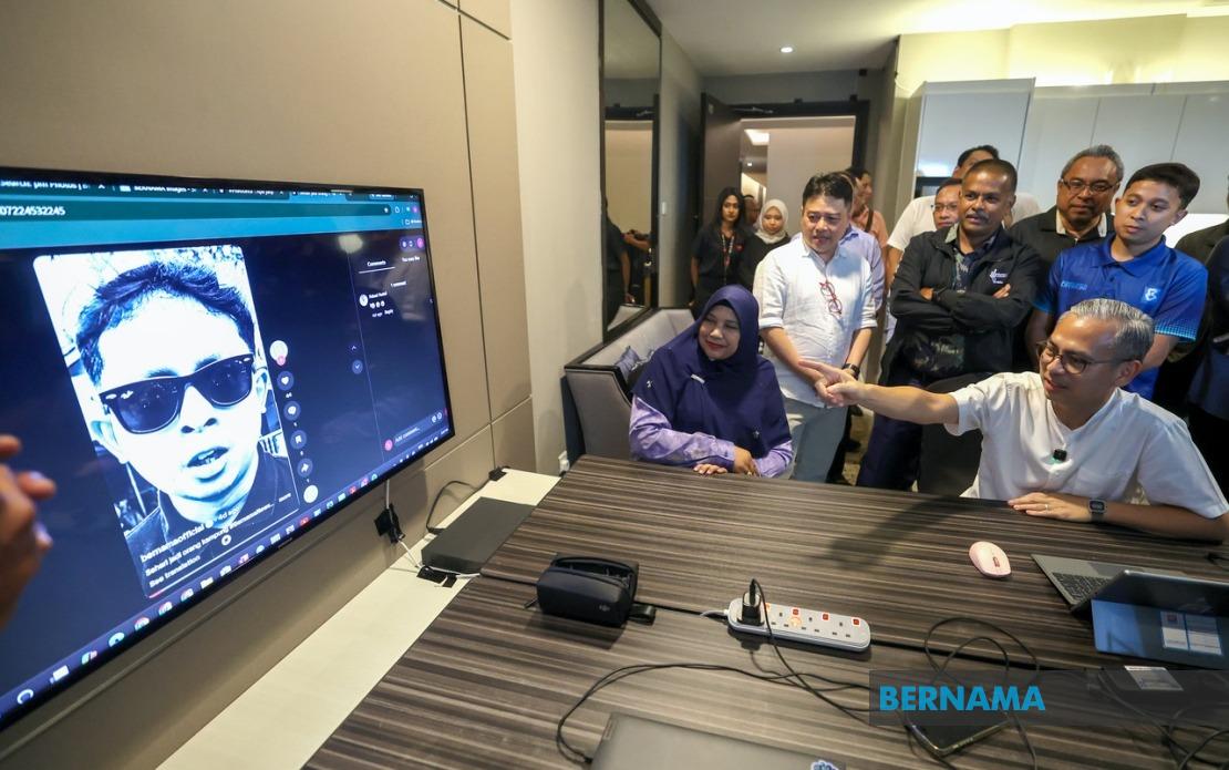 Fahmi Praises Bernama's Election Coverage Operations in Johor