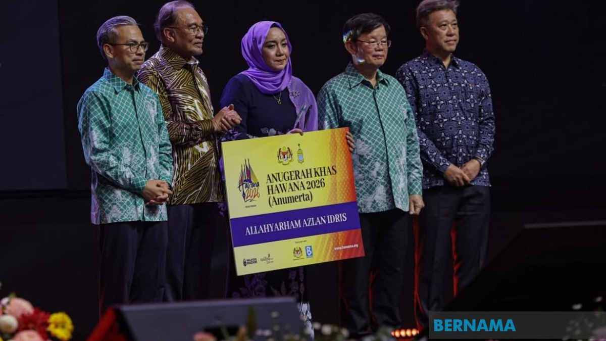 Bernama Radio Pioneer Azlan Idris Honoured With Posthumous HAWANA Award