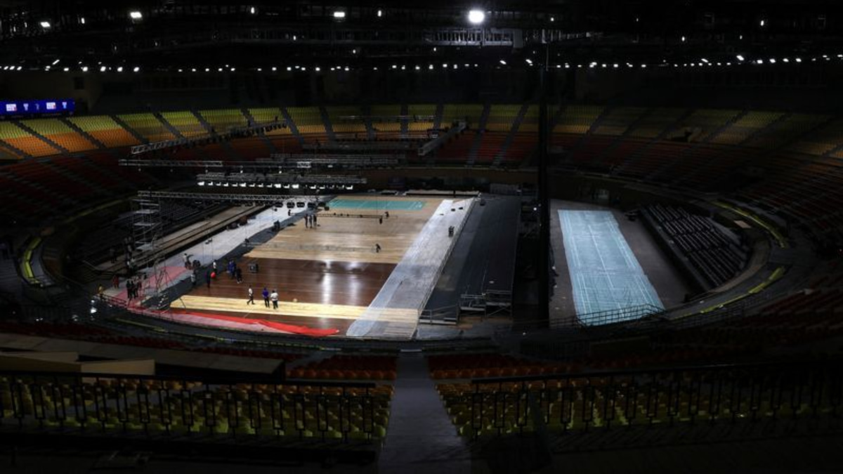 New Delhi's Badminton World Championships: When Monkey Calls Keep Primates at Bay