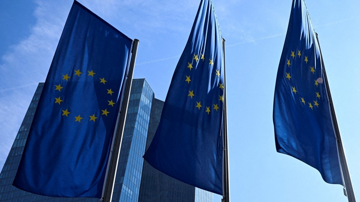 EU Locks Oil Price Cap on Russian Crude for 12 Months, Expands Sanctions on Shadow Fleet