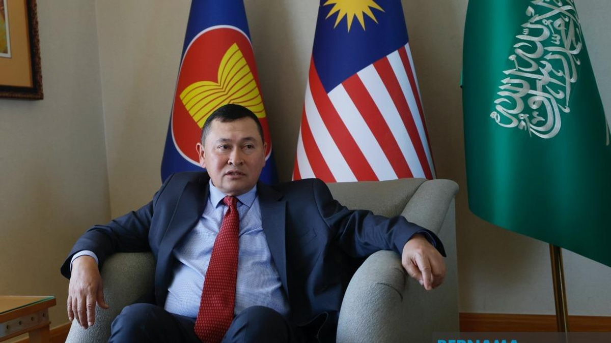 Mohamad Hasan to Lead Malaysian Delegation at OIC Extraordinary Meeting on Palestine