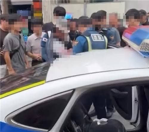 South Korean Police Seek Arrest Warrant for Elderly Man Over Beauty Salon Knife Attack