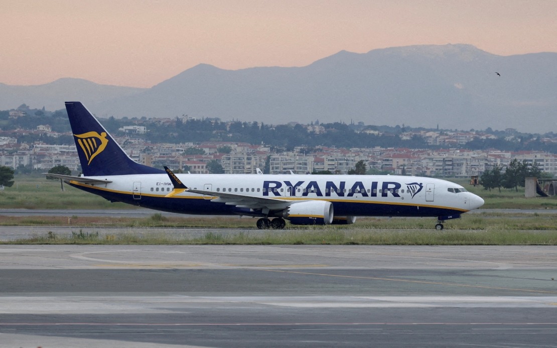 Rapid Decompression Forces Ryanair Flight to Emergency Return After Window Shatters Over Greece