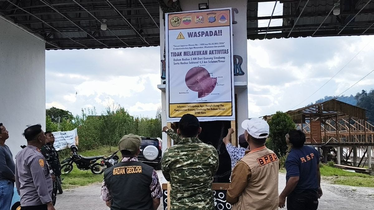 North Sumatra closes tourism sites as Mount Sinabung enters heightened alert phase