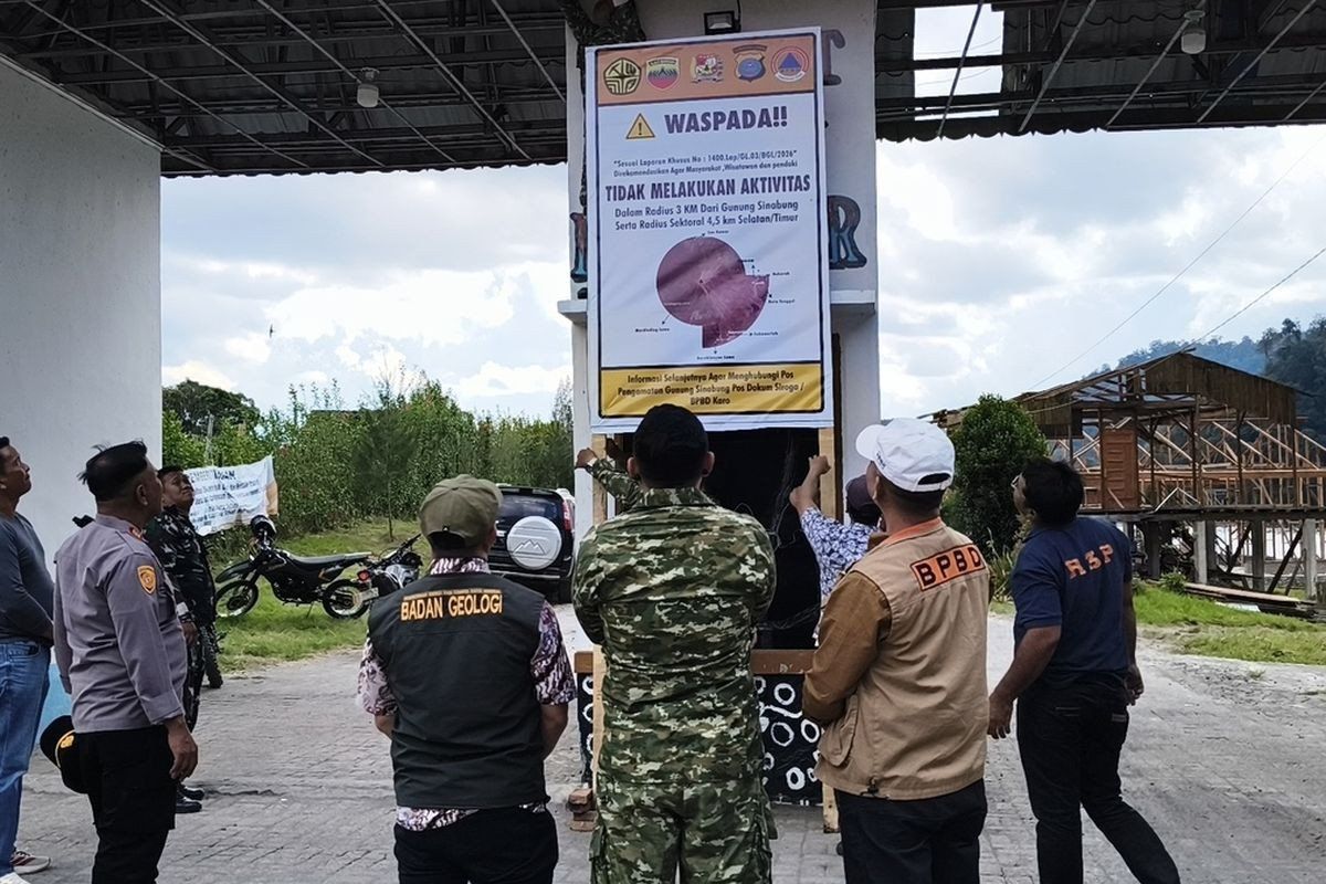 North Sumatra closes tourism sites as Mount Sinabung enters heightened alert phase