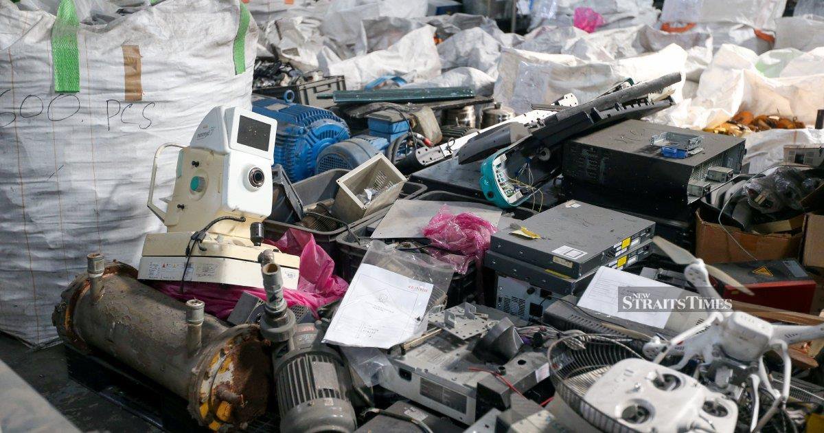 Ten General Operations Force Personnel Arrested in Penang E-Waste Factory Extortion Investigation
