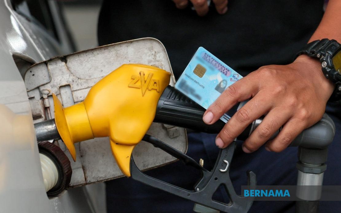 Malaysia Raises RON95 Fuel Quota to 300 Litres Monthly, Easing Cost-of-Living Burden
