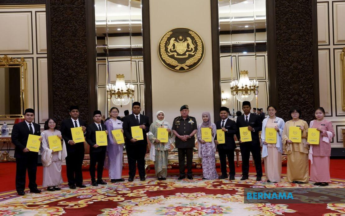 King Confers BYDPA Scholarships on 14 Exceptional Scholars