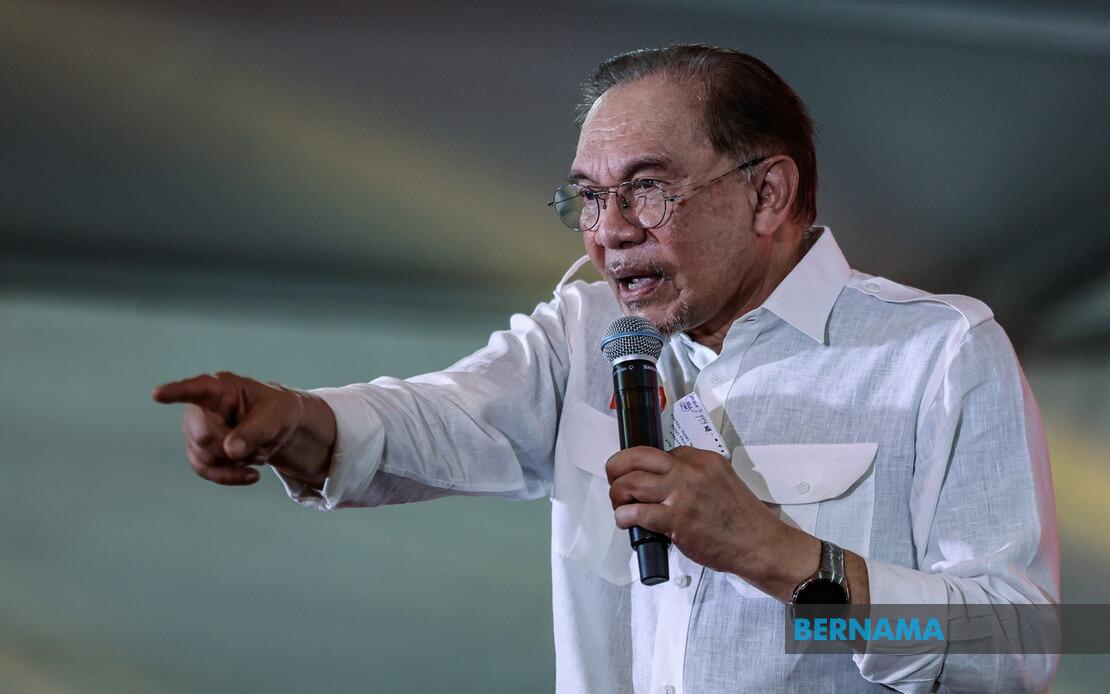 Anwar Defends Federal Support for Kedah Amid Row with Sanusi