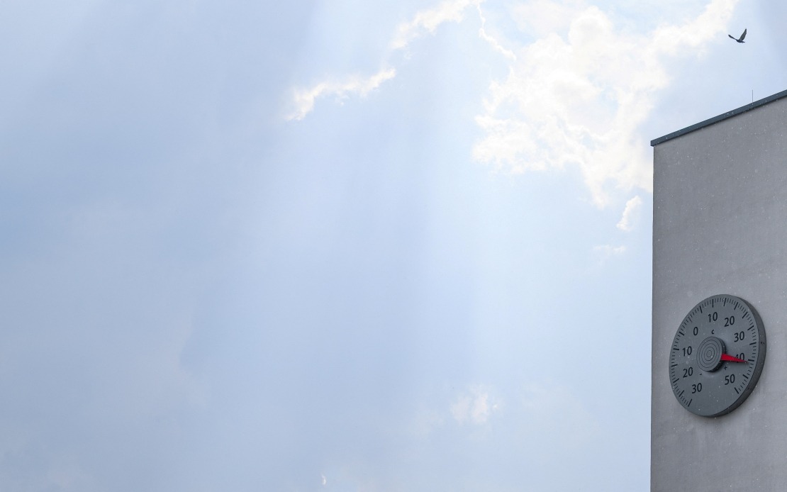Heat Wave Kills At Least 25 Across US As Storms Threaten Eastern Seaboard