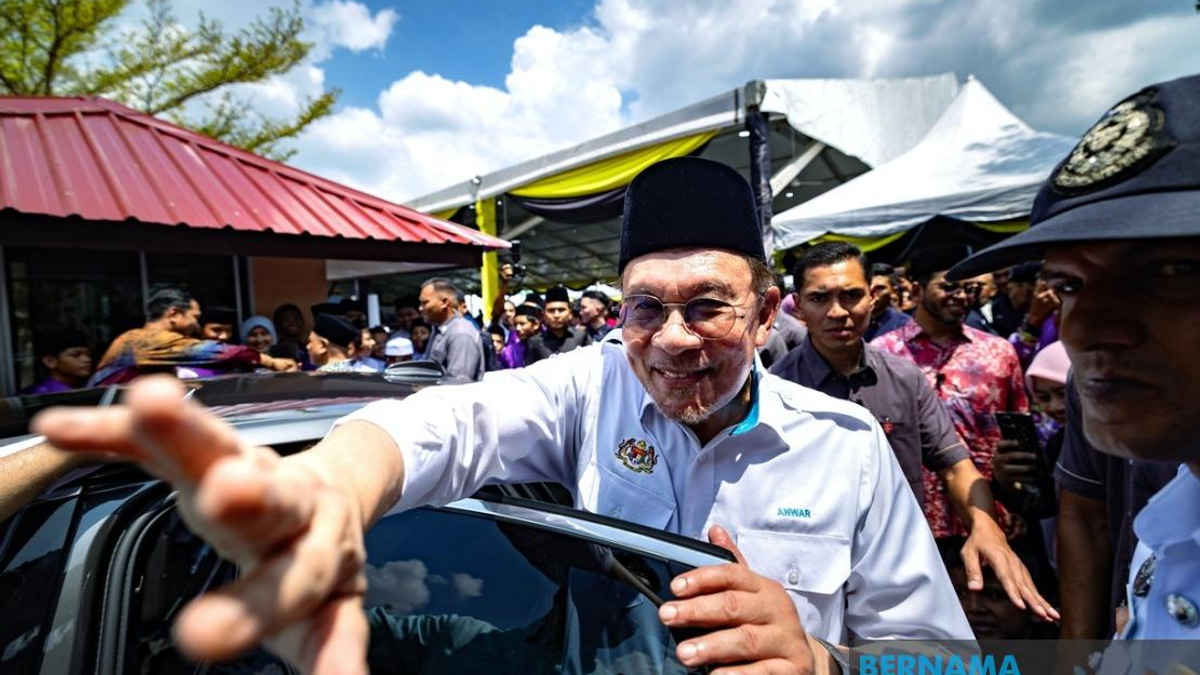 Anwar to Defend Government Response on KWAP's RM163 Million eFishery Loss in Parliament