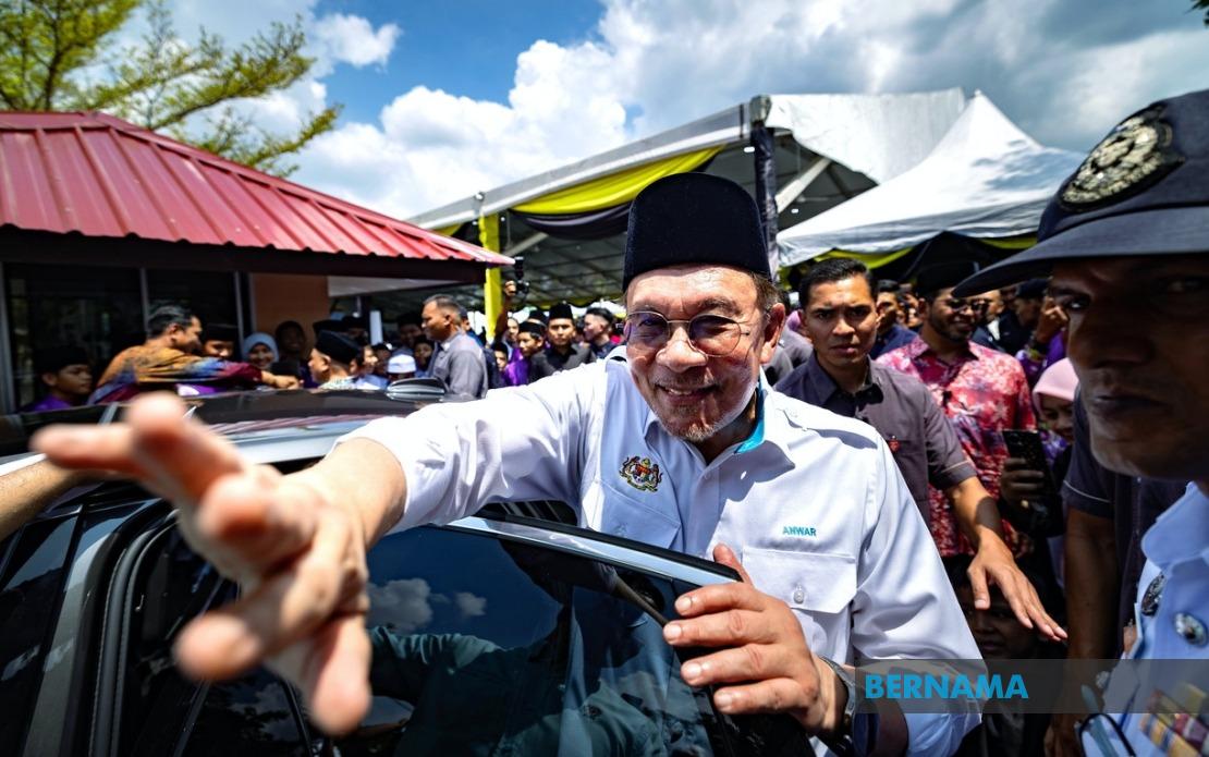 Anwar to Defend Government Response on KWAP's RM163 Million eFishery Loss in Parliament
