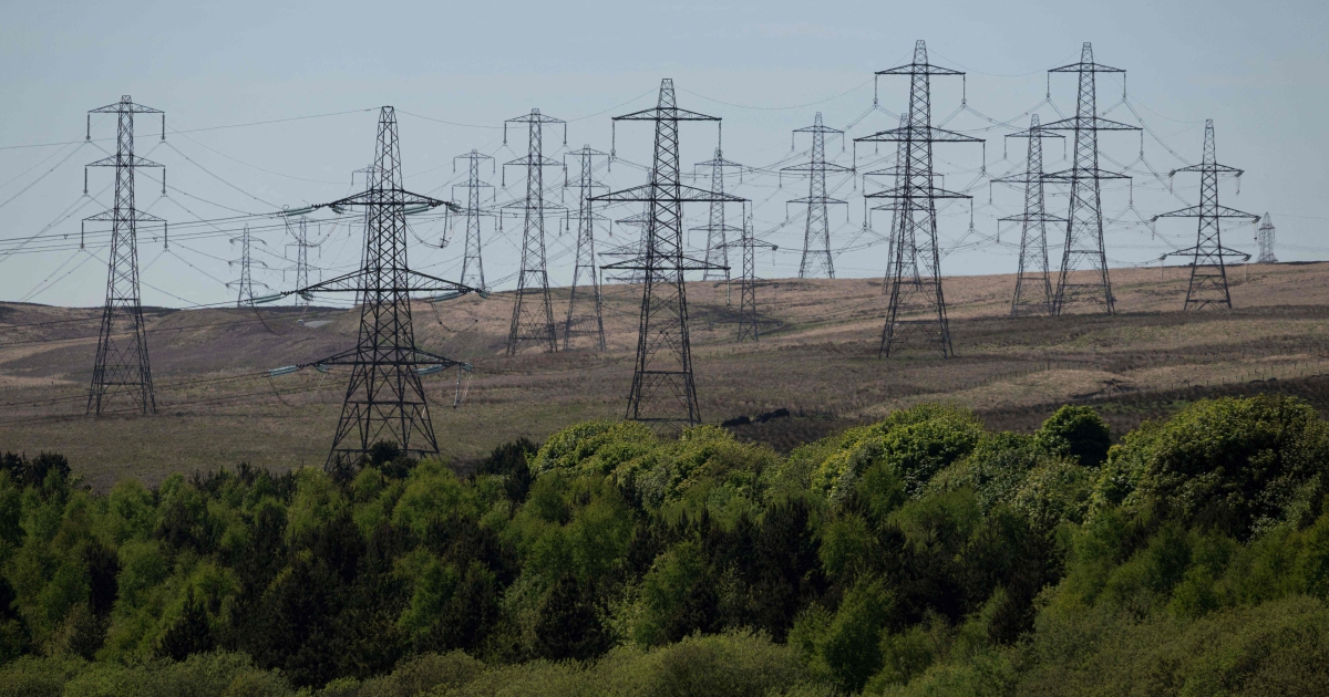 Britain's New PM Burnham Pledges Electricity Tax Cuts to Tackle Cost-of-Living Crisis