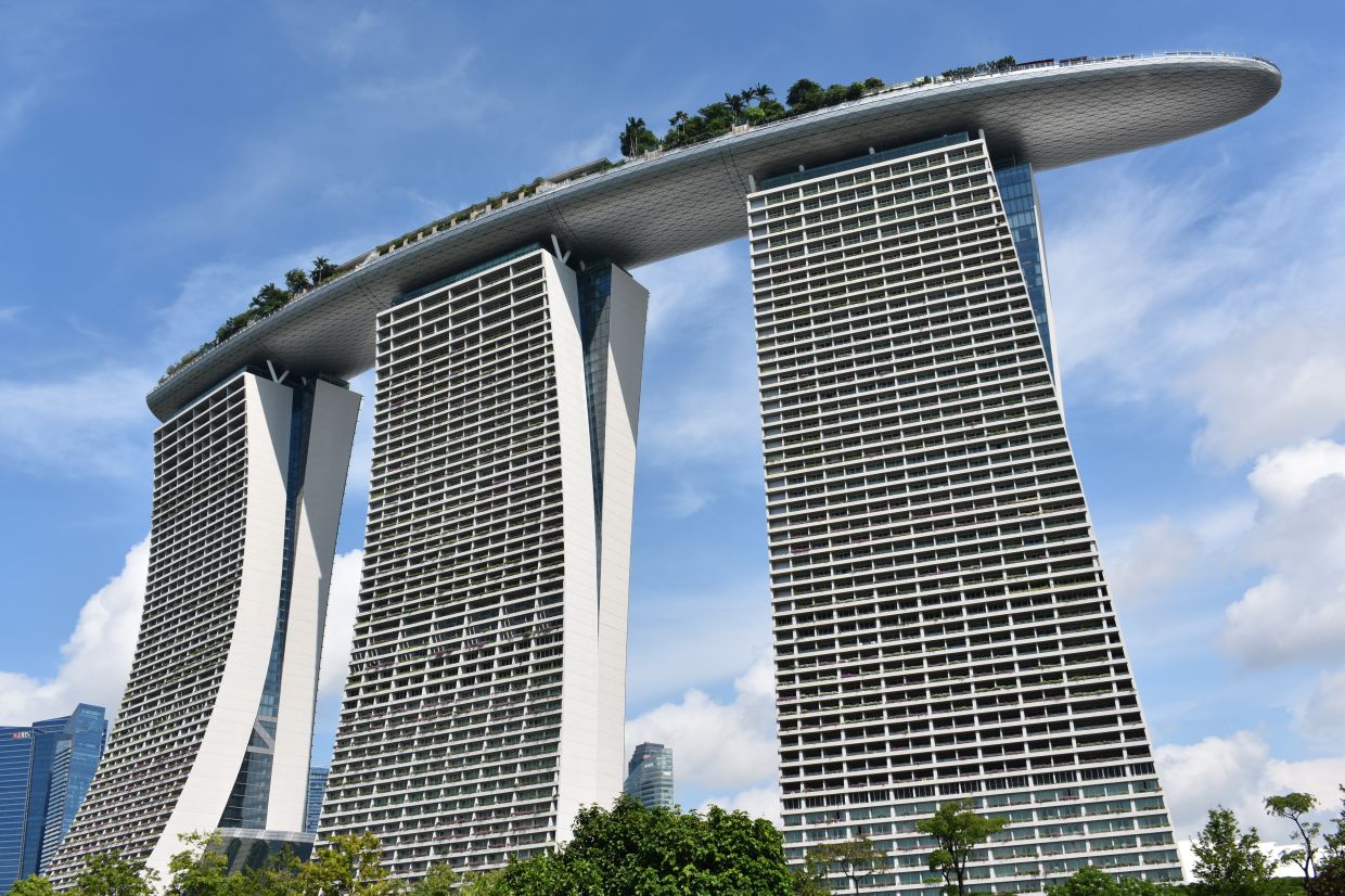 Singapore's Casino Duopoly Tilts Sharply Toward Marina Bay Sands, Straining Resorts World Sentosa