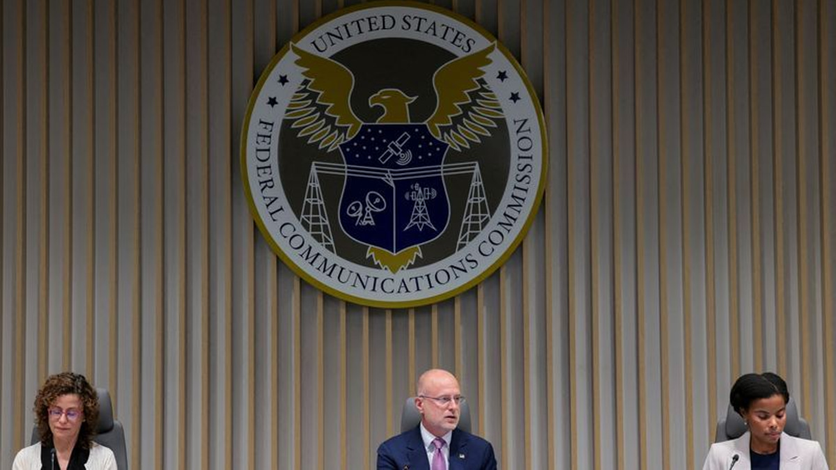 US Regulator Tightens Chinese Tech Import Rules, Blocking Devices With Banned Component Parts