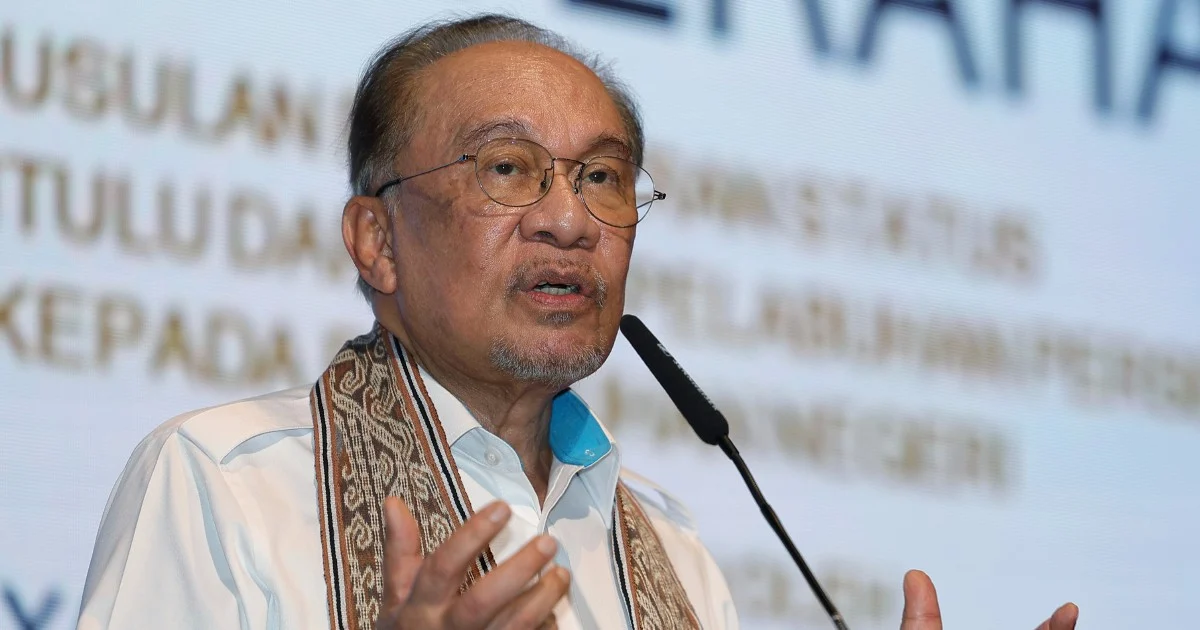Petronas-Petros talks advance as PM signals stronger state oil firm cooperation