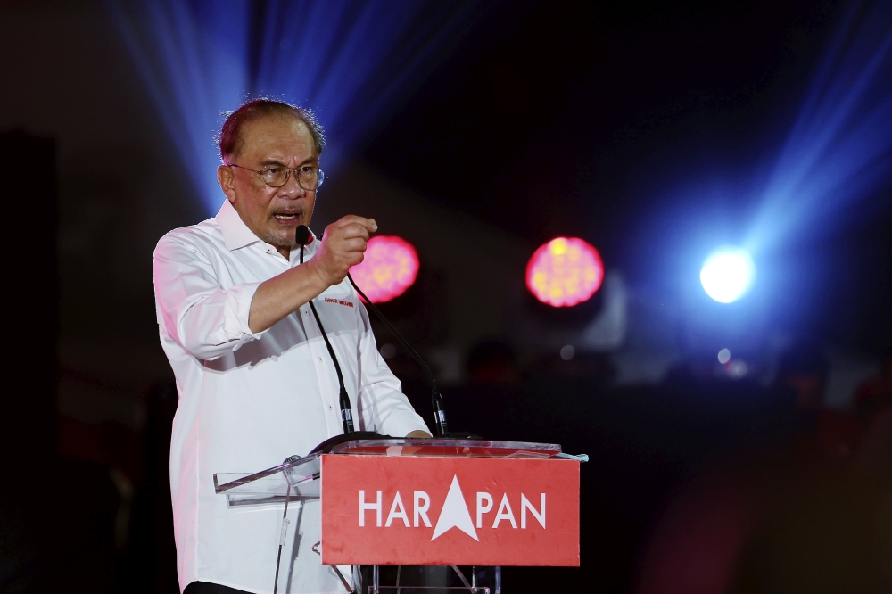 Anwar Launches Negeri Sembilan Campaign Push with Four-Stop Regional Tour