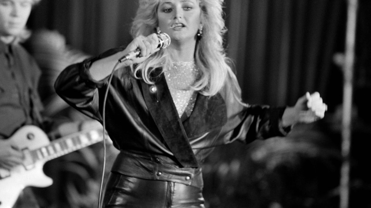 Bonnie Tyler, Voice of '80s Anthem 'Total Eclipse of the Heart', Dies at 75