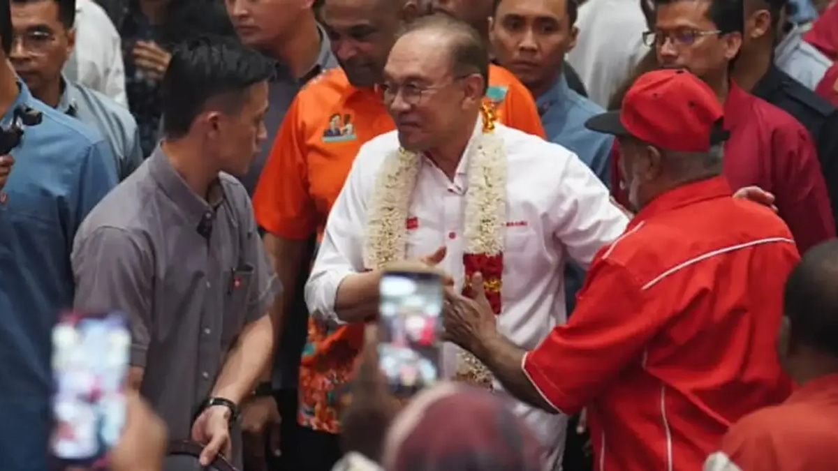 Anwar Ibrahim Takes Direct Control of Indian Community Issues