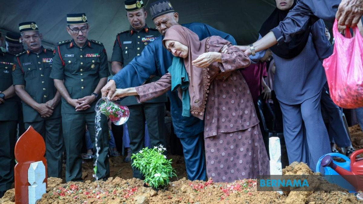 Soldier Siti Khadijah Laid To Rest After Grenade Training Tragedy