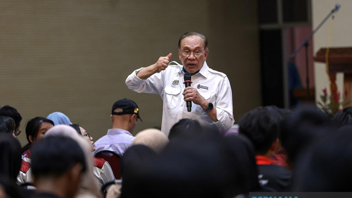 Merit and Need Both Key to Matriculation Intake, Says PM Anwar