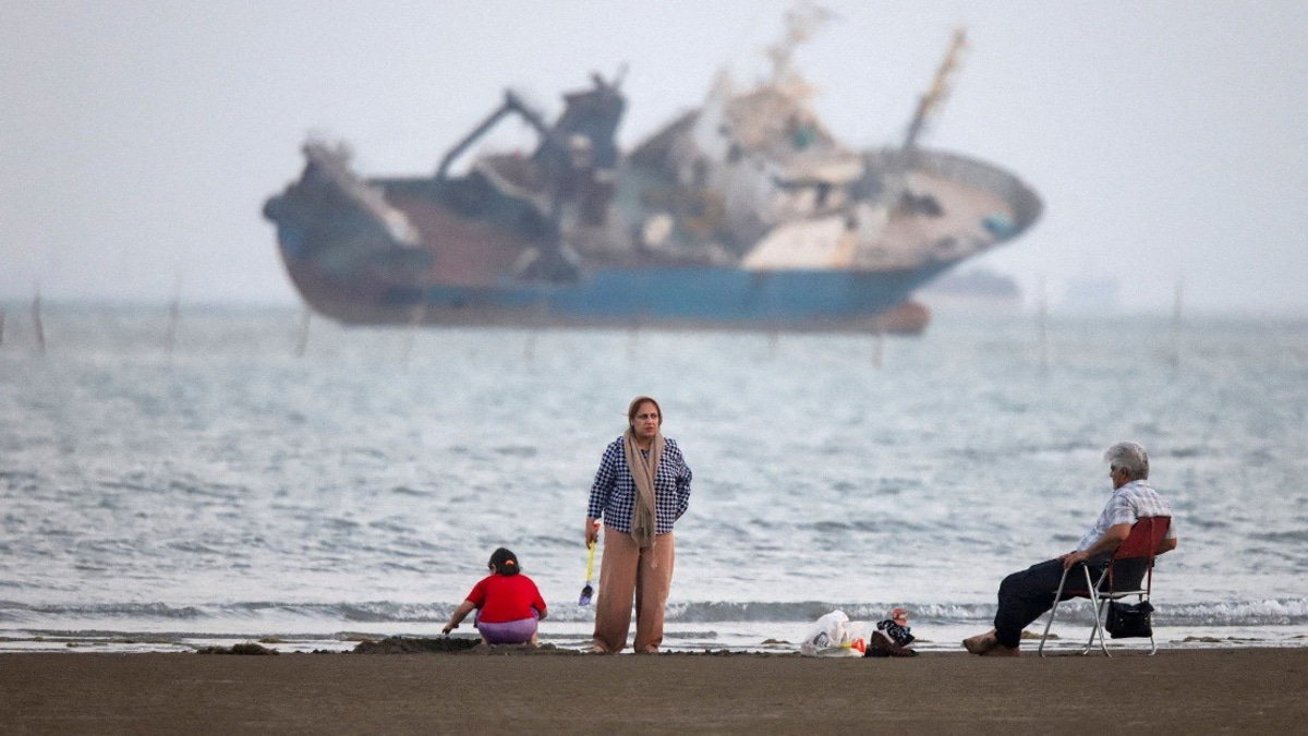 US Warns Citizens to Leave West Asia as Regional Tensions Escalate