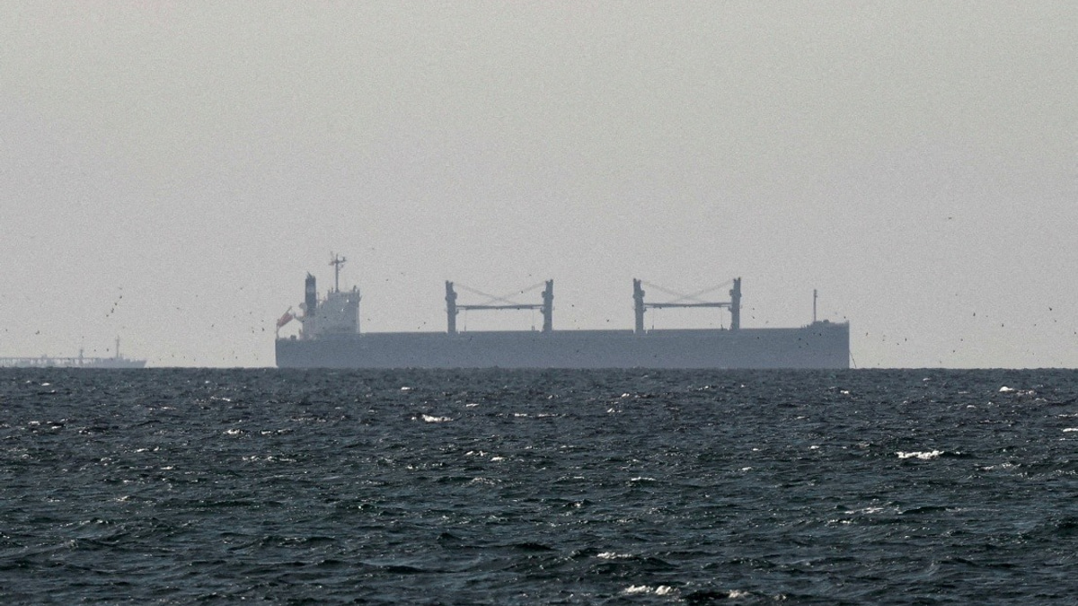 Iran Claims Tankers Hit Mines in Strait of Hormuz as Regional Tensions Spike