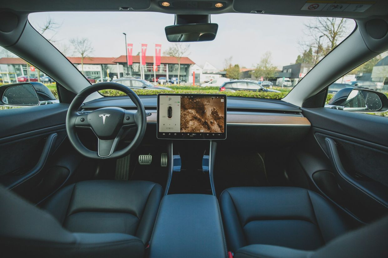 Tesla Resolves Fatal Crash Lawsuit as Safety Concerns Over Automated Driving Persist